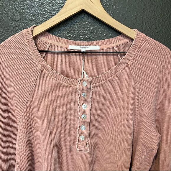 Tularosa Revolve Green The Vista Henley in Rose Medium - Picture 4 of 13